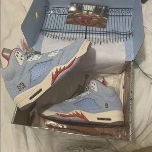 Jordan 5 Trophy Room Sz 9